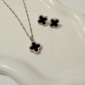 Chic Black and Silver Clover Necklace